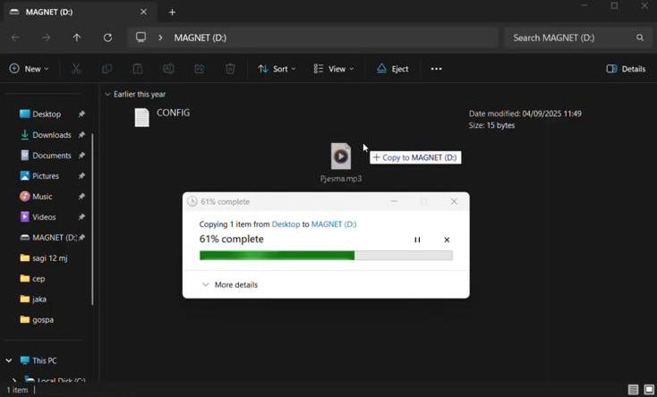 3. Ziehen Sie Ihr Lied in den Ordner